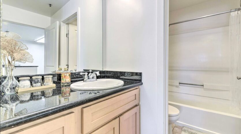 6400 Christie Ave Apt 5401 - Emeryville - California - 1 bed, 1 bath rental property