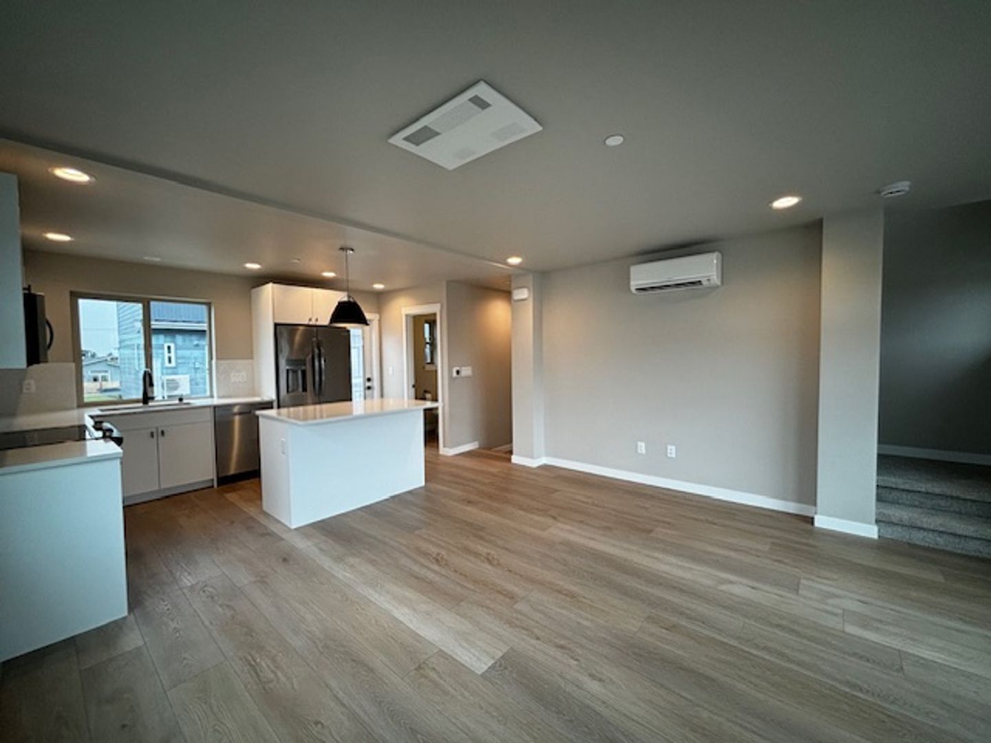  688 Venture Way - Bellingham - Washington - 2 bed, 1.5 bath rental property