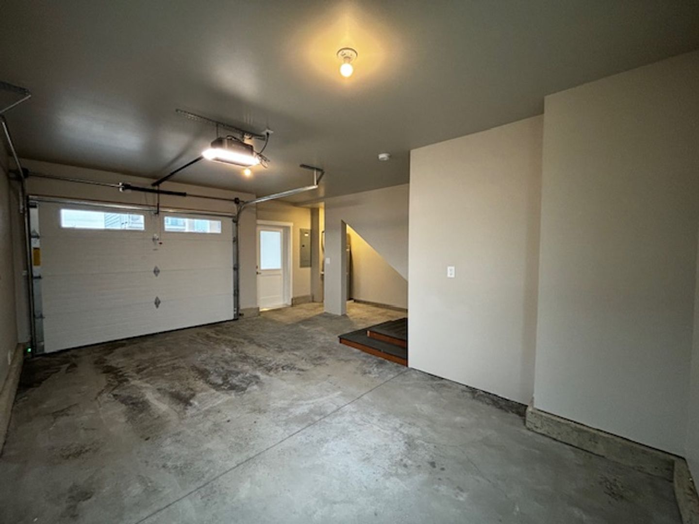  688 Venture Way - Bellingham - Washington - 2 bed, 1.5 bath rental property