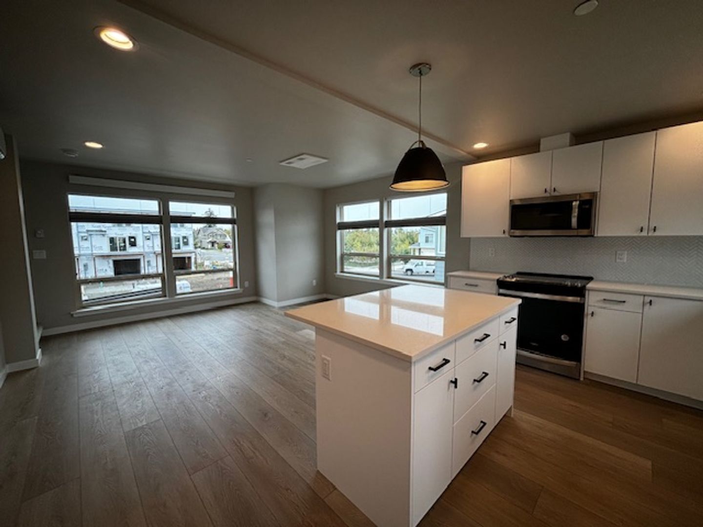  688 Venture Way - Bellingham - Washington - 2 bed, 1.5 bath rental property