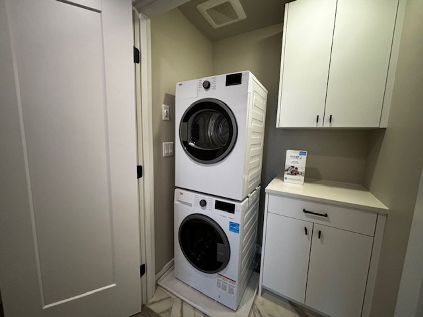  688 Venture Way - Bellingham - Washington - 2 bed, 1.5 bath rental property