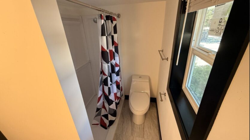 7 SW McKinley Ave  - Bend - Oregon - 1 bed, 1 bath rental property