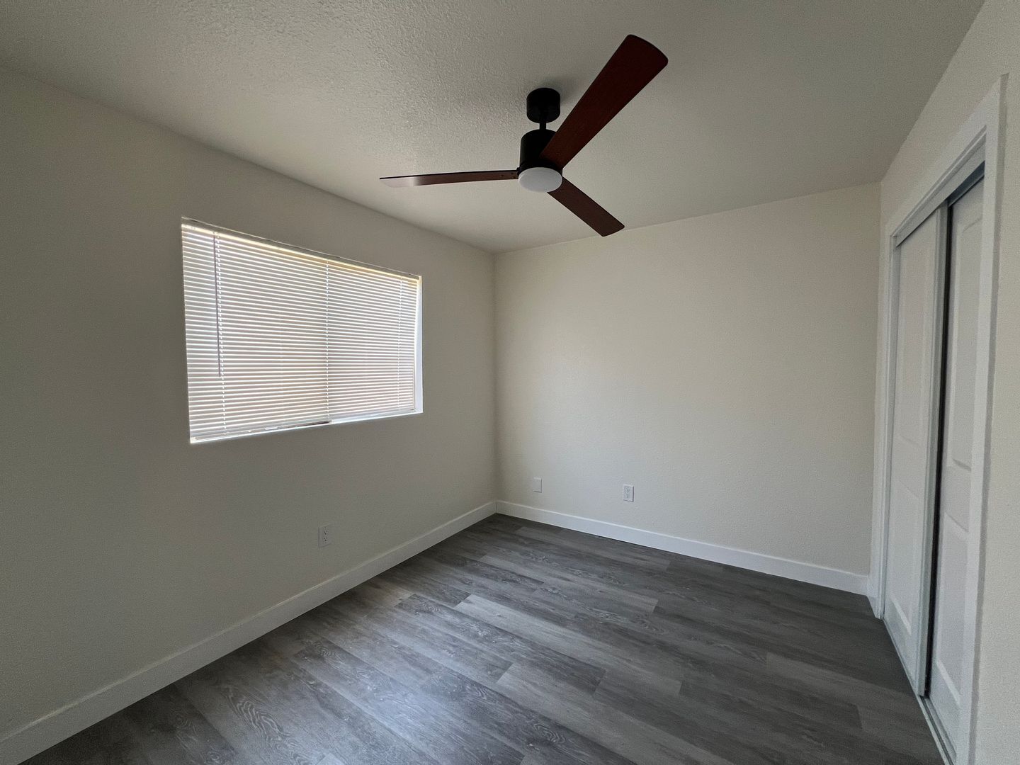 709 East Houston Avenue  14 - Visalia - California - 2 bed, 1 bath rental property