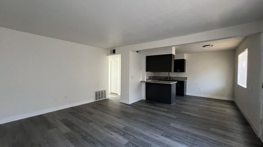 709 East Houston Avenue  14 - Visalia - California - 2 bed, 1 bath rental property