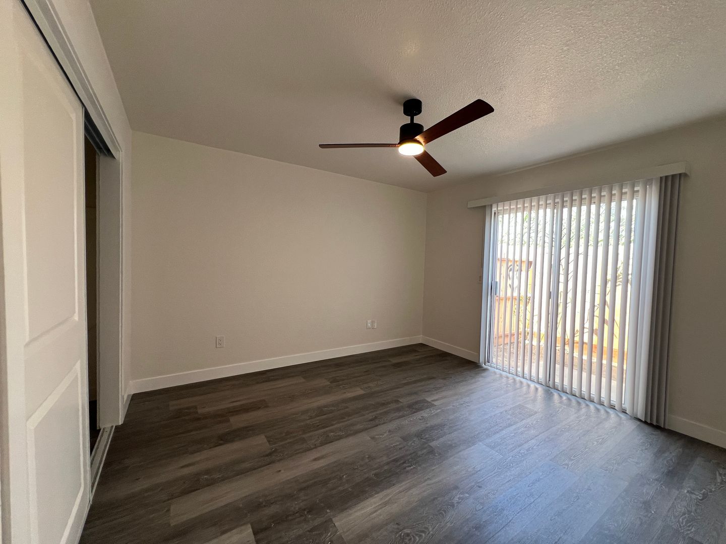 709 East Houston Avenue  14 - Visalia - California - 2 bed, 1 bath rental property