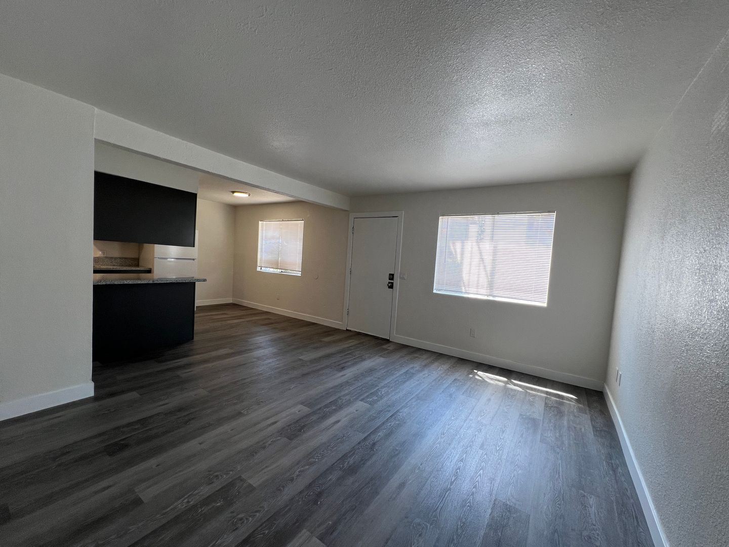 709 East Houston Avenue  14 - Visalia - California - 2 bed, 1 bath rental property