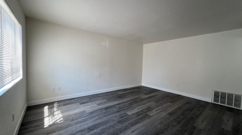709 East Houston Avenue  14 - Visalia - California - 2 bed, 1 bath rental property