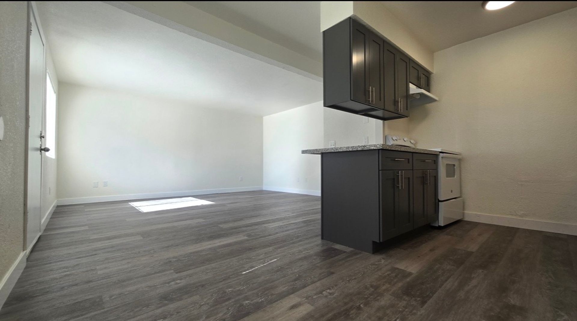 709 East Houston Avenue  14 - Visalia - California - 2 bed, 1 bath rental property