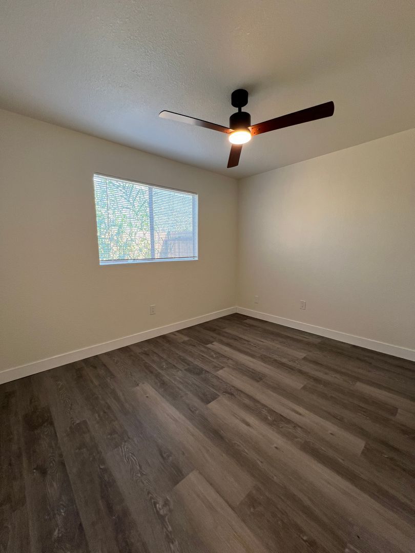 709 East Houston Avenue  14 - Visalia - California - 2 bed, 1 bath rental property