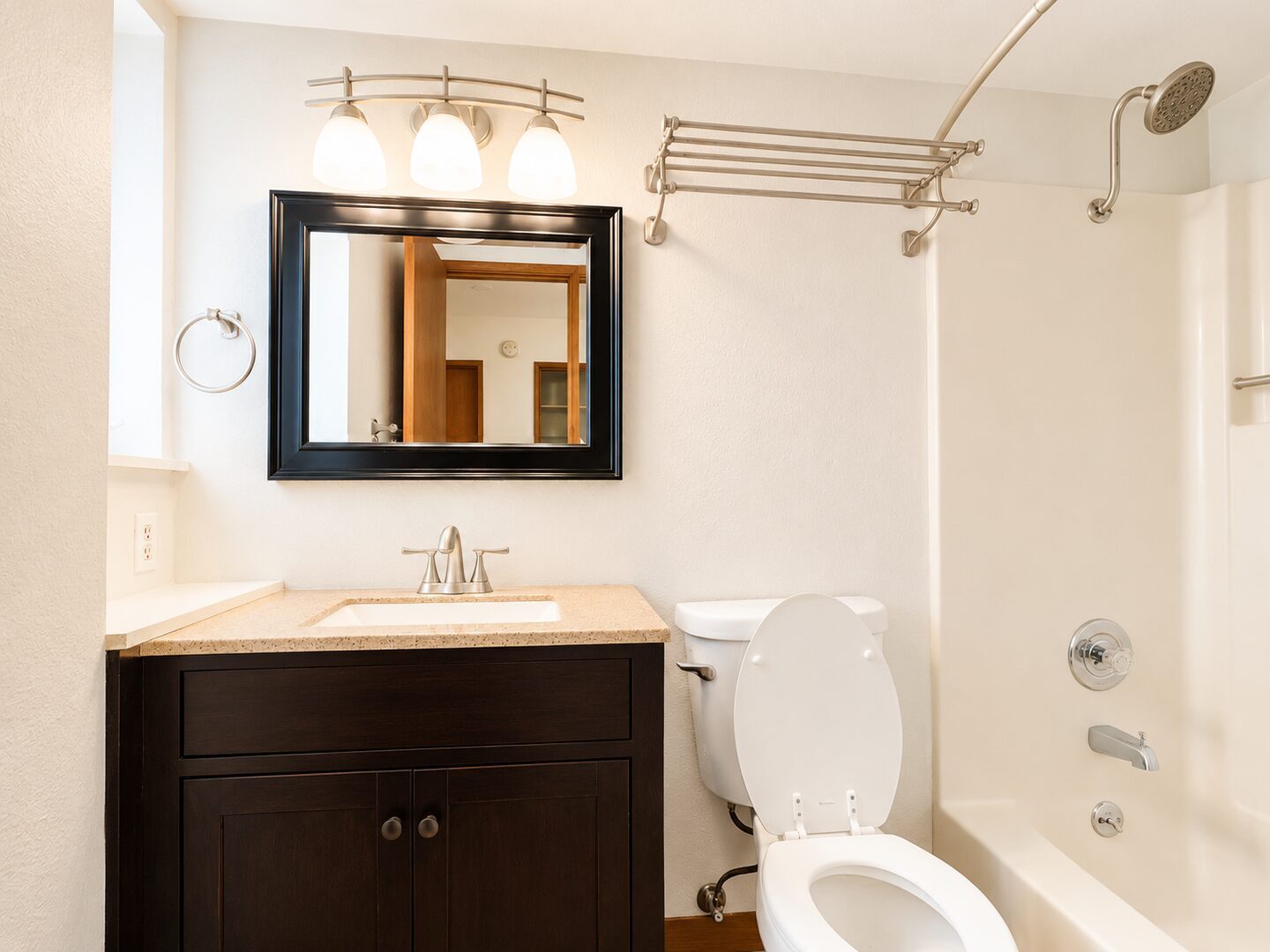 719-731 Washington Street - Oregon City - Oregon - 2 bed, 1.5 bath rental property