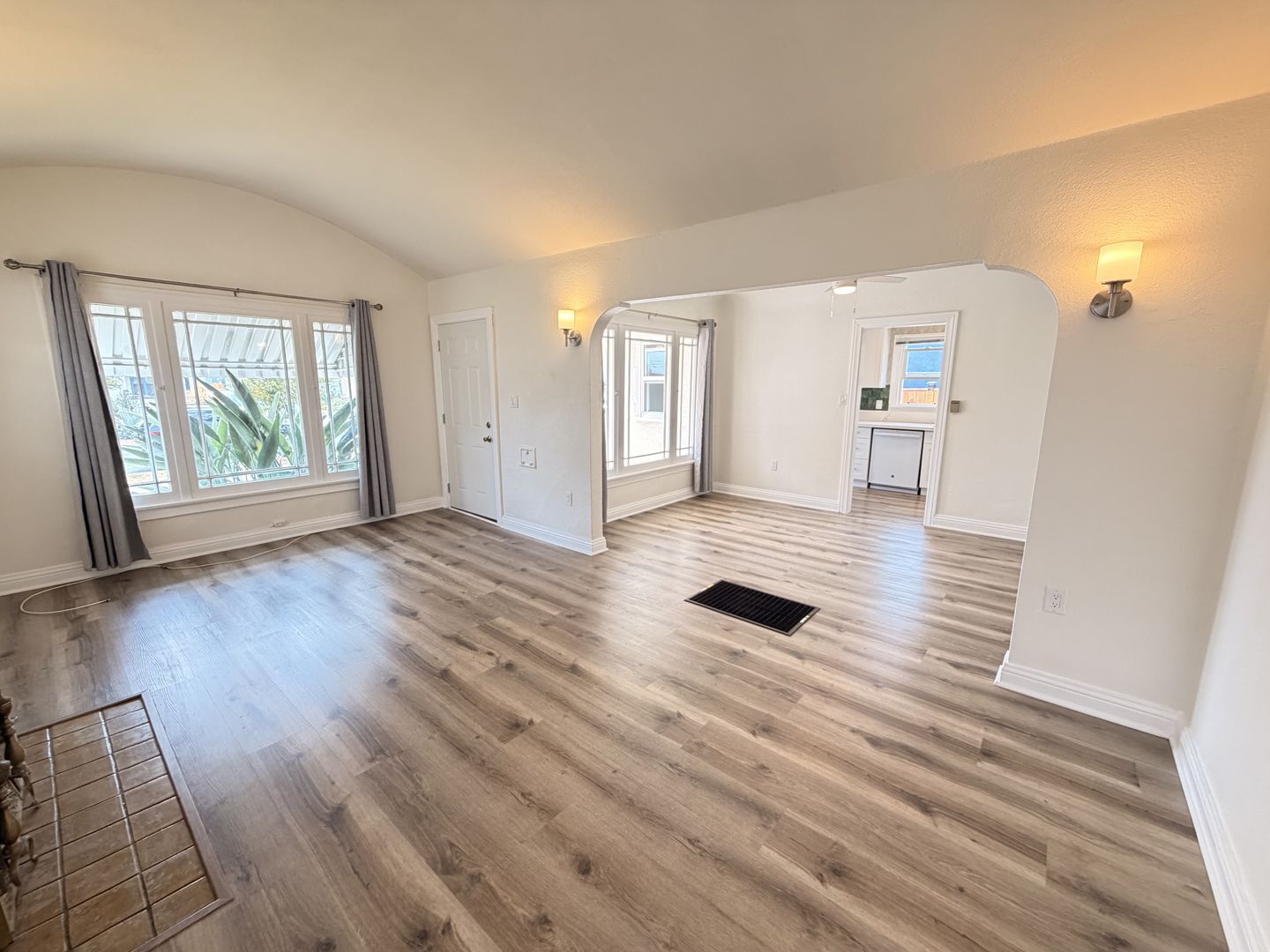 7307 Hallsdale Avenue - Los Angeles - California - 3 bed, 1 bath rental property