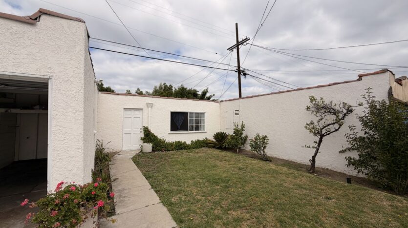 7307 Hallsdale Avenue - Los Angeles - California - 3 bed, 1 bath rental property