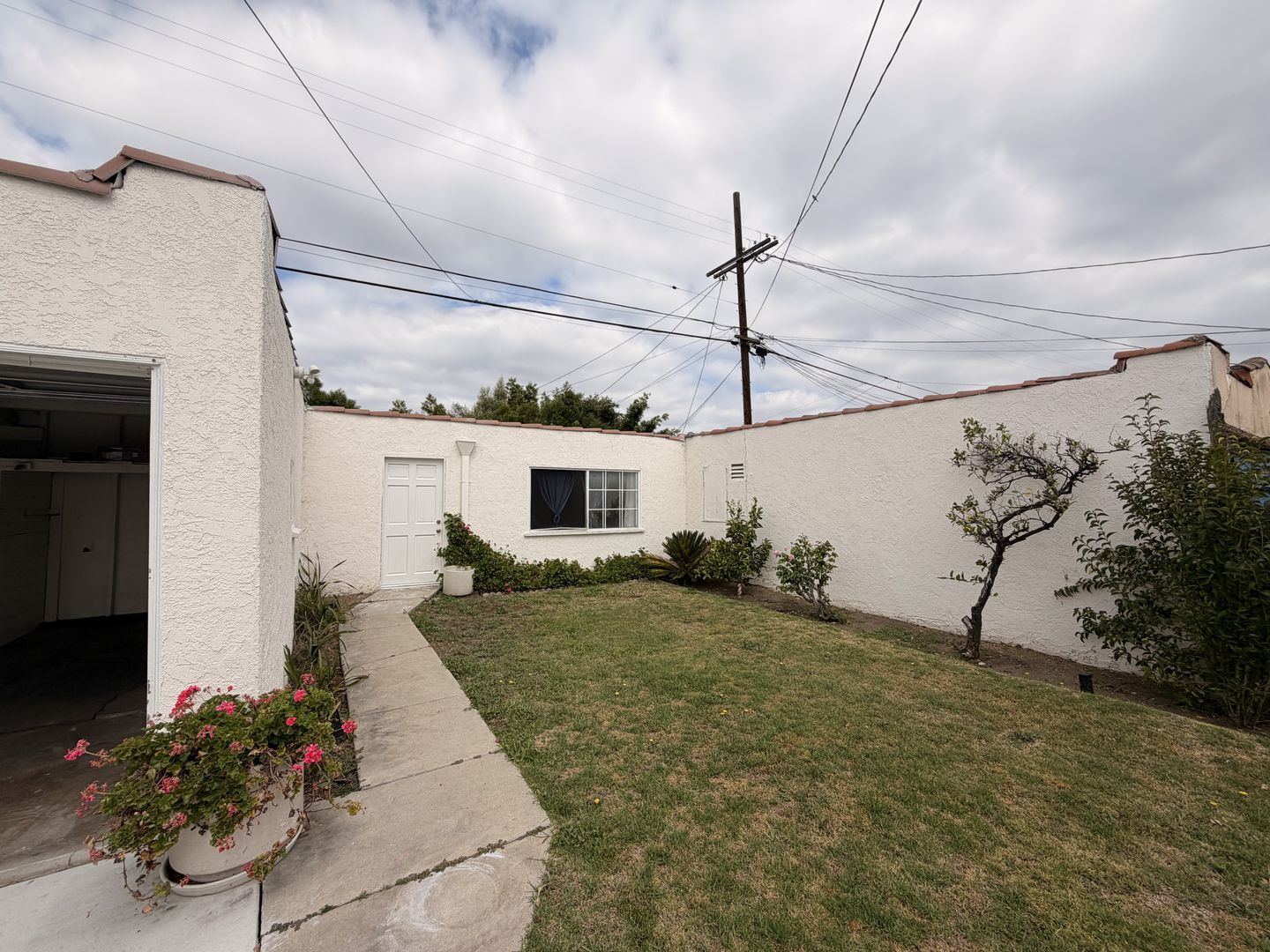 7307 Hallsdale Avenue - Los Angeles - California - 3 bed, 1 bath rental property