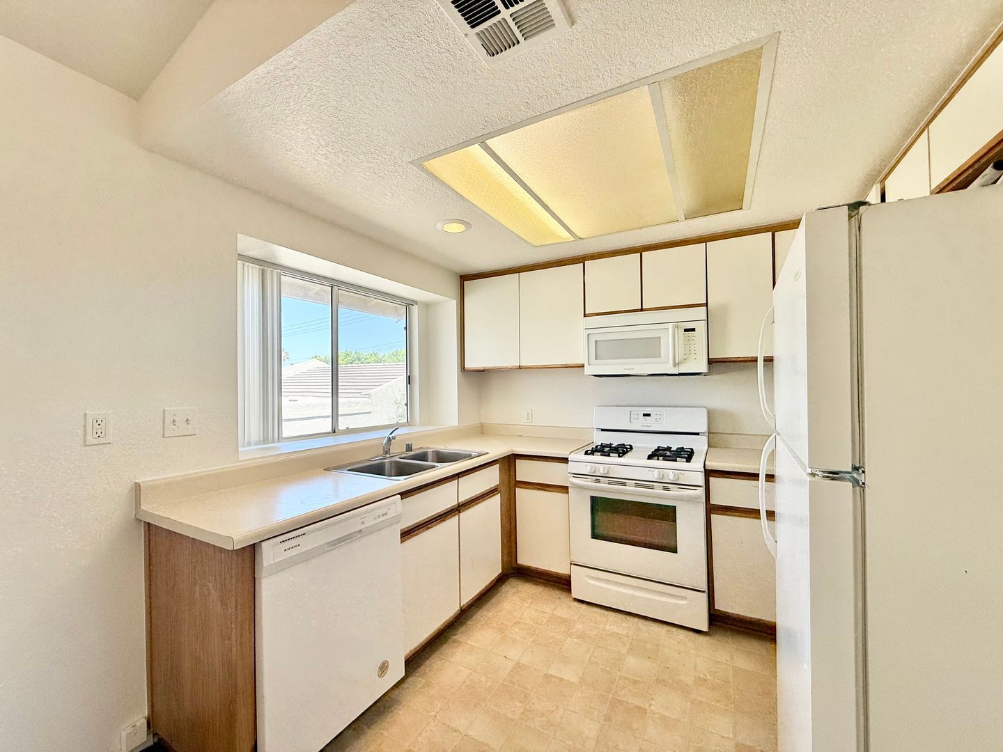 79540 Avenue 42 - Unit B - Bermuda Dunes - California - 2 bed, 2 bath rental property
