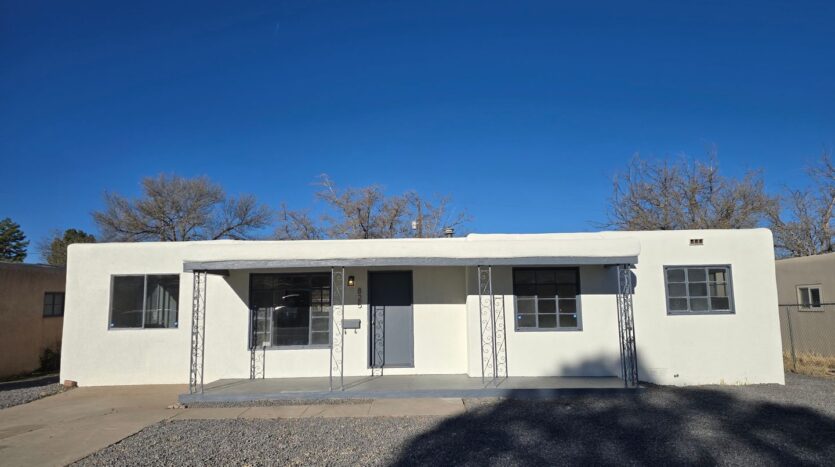 825 Monroe St. NE - Albuquerque - New Mexico - 4 bed, 2 bath rental property