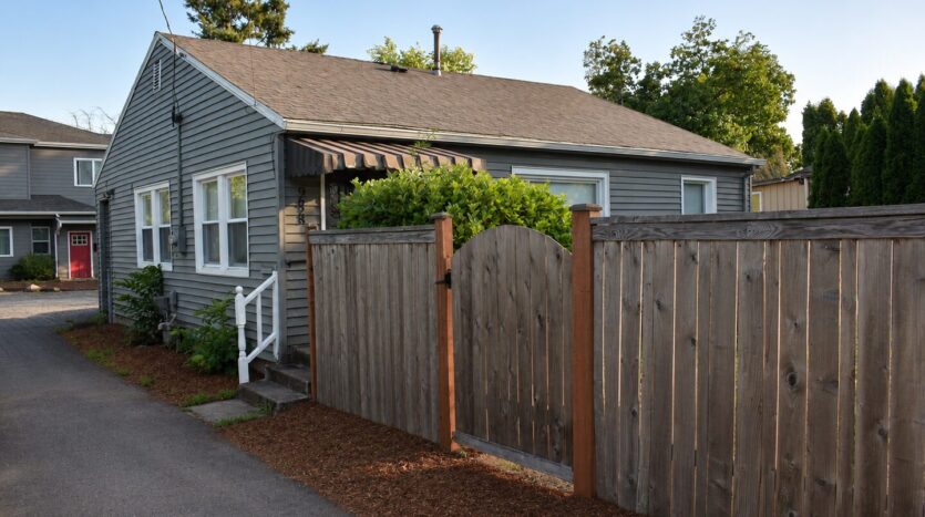 9628-9636-9638 SE Holgate Blvd - Portland - Oregon - 2 bed, 1 bath rental property