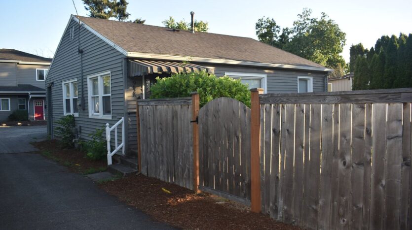 9628-9636-9638 SE Holgate Blvd - Portland - Oregon - 2 bed, 1 bath rental property