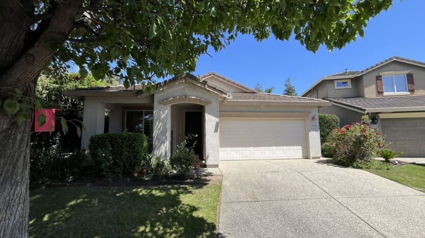 9756 Sage Thrasher Circle  - Elk Grove - California - 4 bed, 2 bath rental property