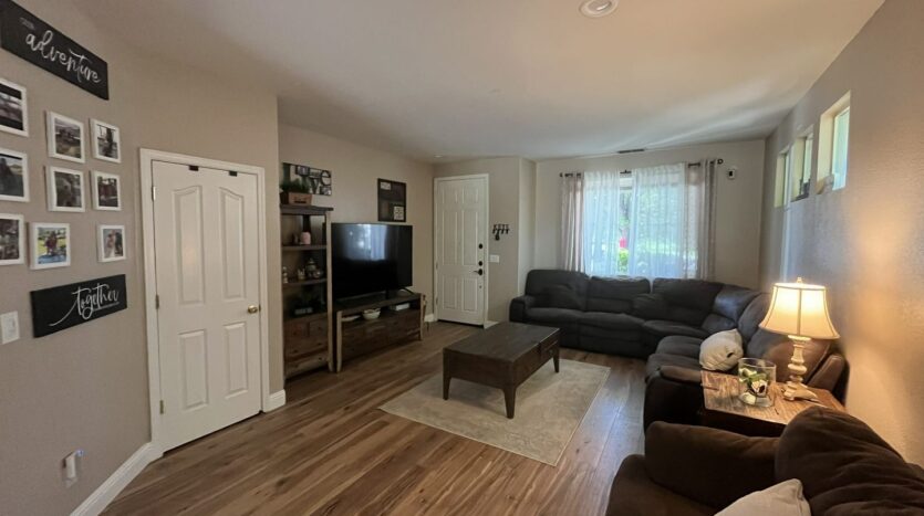 9756 Sage Thrasher Circle  - Elk Grove - California - 4 bed, 2 bath rental property