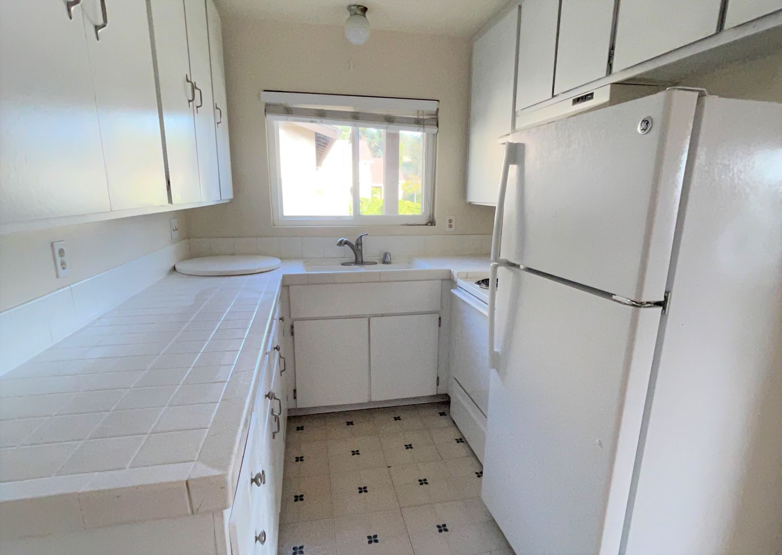 9918 Caminito Bolsa - San Diego - California - 2 bed, 1 bath rental property