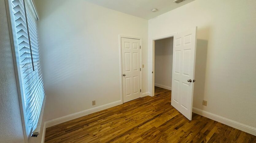 1009 Solons Aly  Apt 2 - Sacramento - California - 2 bed, 1 bath rental property