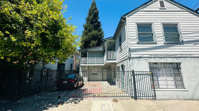 1009 Solons Aly  Apt 2 - Sacramento - California - 2 bed, 1 bath rental property