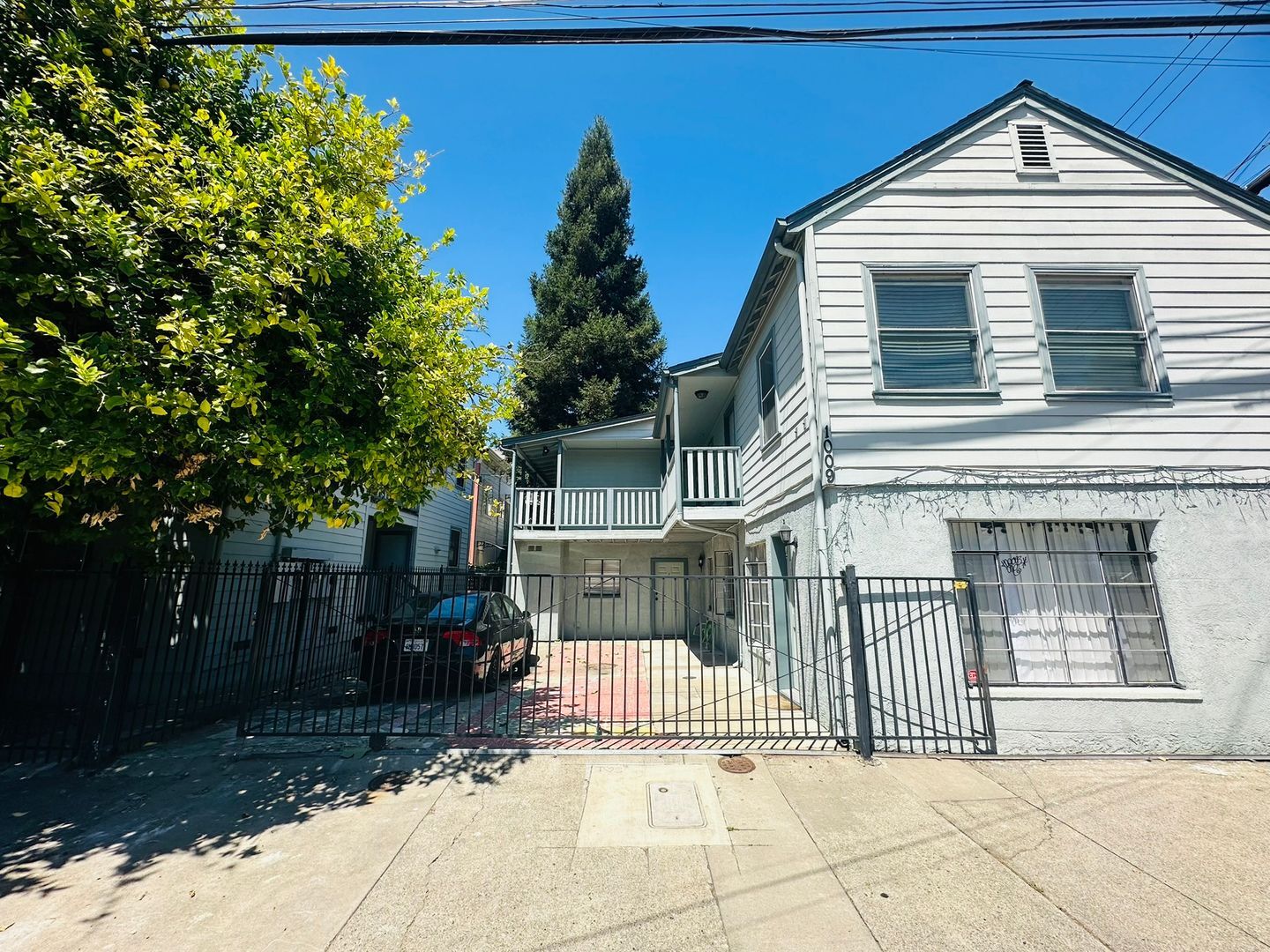 1009 Solons Aly  Apt 2 - Sacramento - California - 2 bed, 1 bath rental property