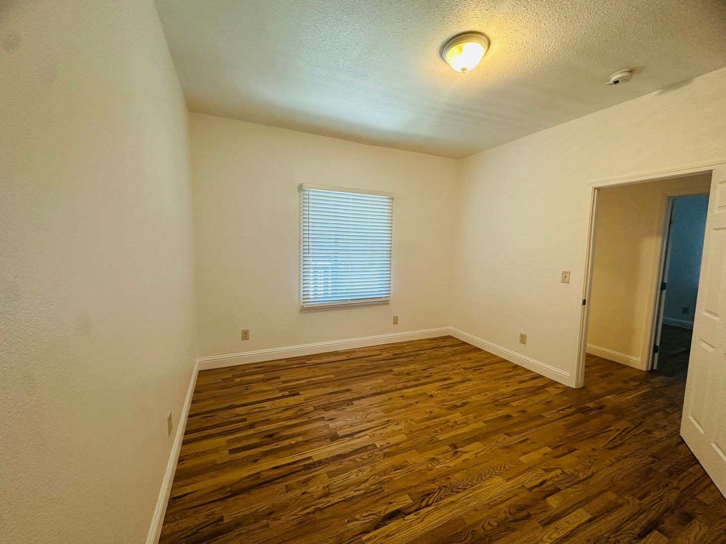 1009 Solons Aly  Apt 2 - Sacramento - California - 2 bed, 1 bath rental property