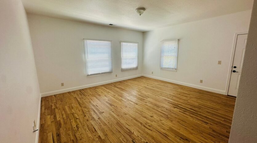 1009 Solons Aly  Apt 2 - Sacramento - California - 2 bed, 1 bath rental property