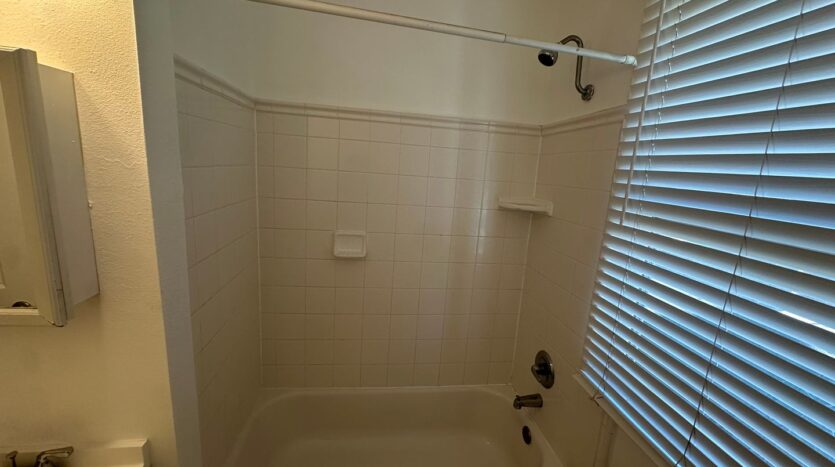 1009 Solons Aly  Apt 2 - Sacramento - California - 2 bed, 1 bath rental property