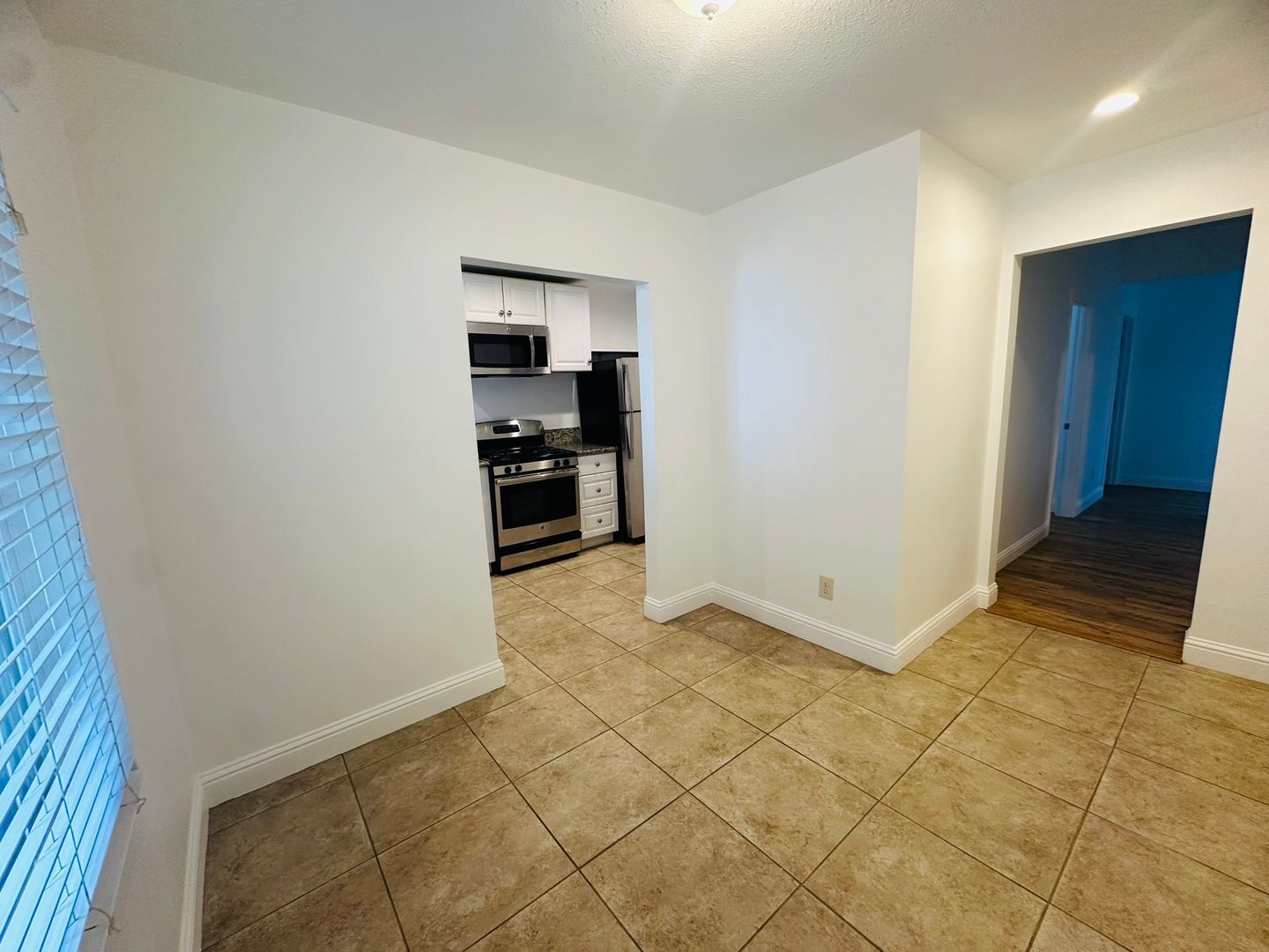 1009 Solons Aly  Apt 2 - Sacramento - California - 2 bed, 1 bath rental property