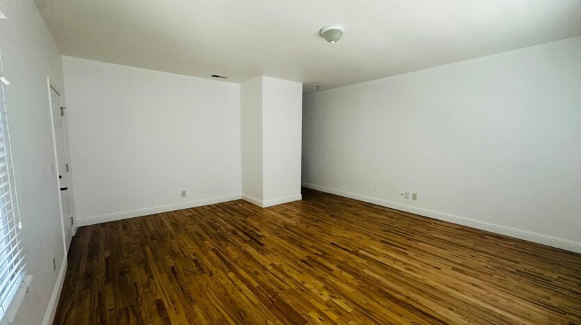 1009 Solons Aly  Apt 2 - Sacramento - California - 2 bed, 1 bath rental property