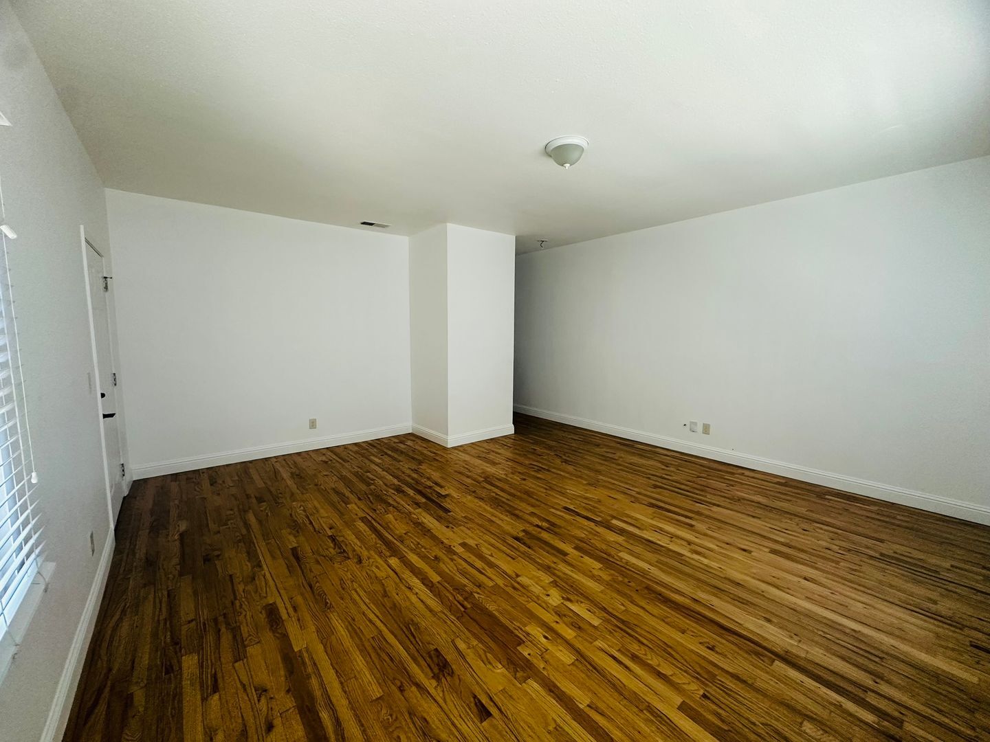 1009 Solons Aly  Apt 2 - Sacramento - California - 2 bed, 1 bath rental property