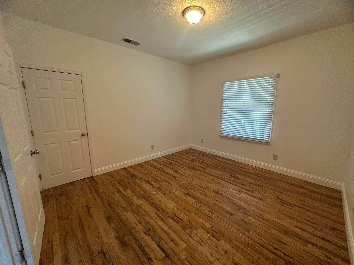 1009 Solons Aly  Apt 2 - Sacramento - California - 2 bed, 1 bath rental property