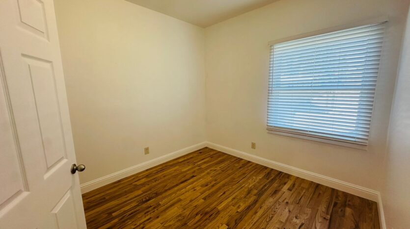 1009 Solons Aly  Apt 2 - Sacramento - California - 2 bed, 1 bath rental property