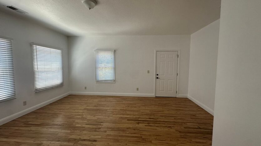 1009 Solons Aly  Apt 2 - Sacramento - California - 2 bed, 1 bath rental property