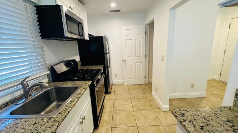 1009 Solons Aly  Apt 2 - Sacramento - California - 2 bed, 1 bath rental property