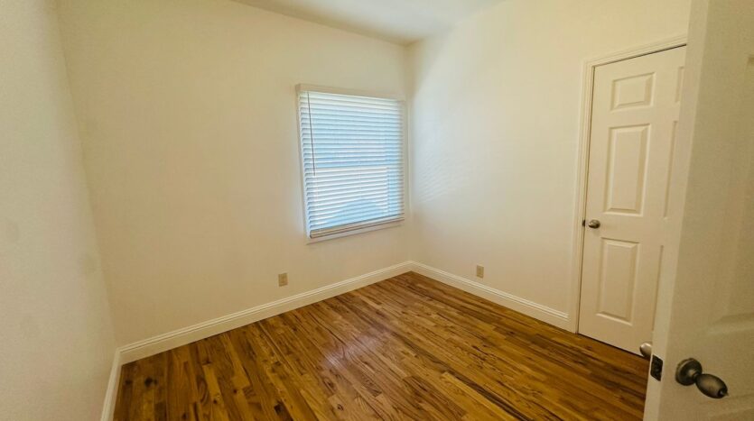 1009 Solons Aly  Apt 2 - Sacramento - California - 2 bed, 1 bath rental property