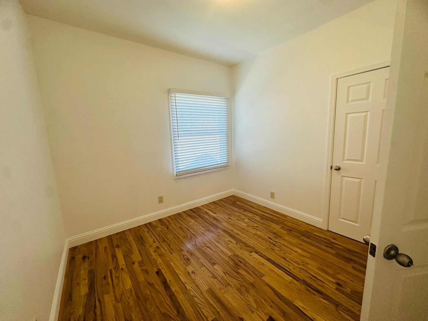 1009 Solons Aly  Apt 2 - Sacramento - California - 2 bed, 1 bath rental property