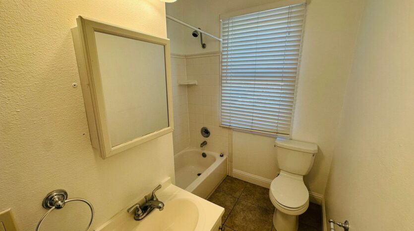 1009 Solons Aly  Apt 2 - Sacramento - California - 2 bed, 1 bath rental property