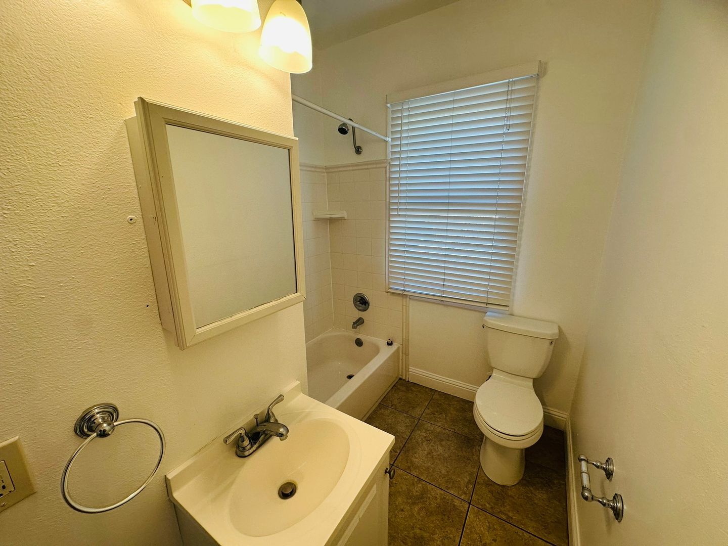 1009 Solons Aly  Apt 2 - Sacramento - California - 2 bed, 1 bath rental property