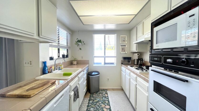 1013 W. Linden #32 - Riverside - California - 2 bed, 1.5 bath rental property