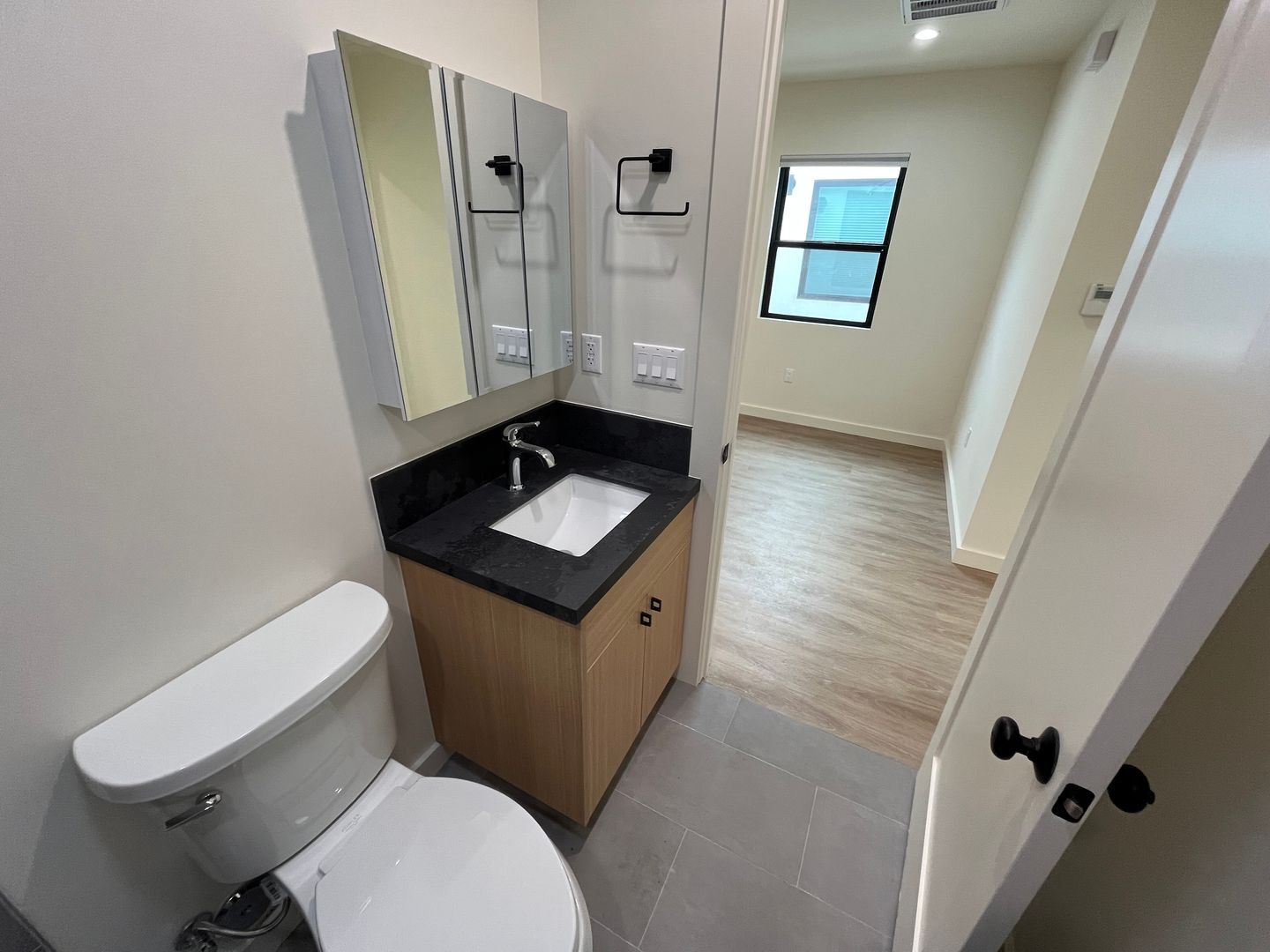 1059 Turquoise St - San Diego - California - 2 bed, 1 bath rental property