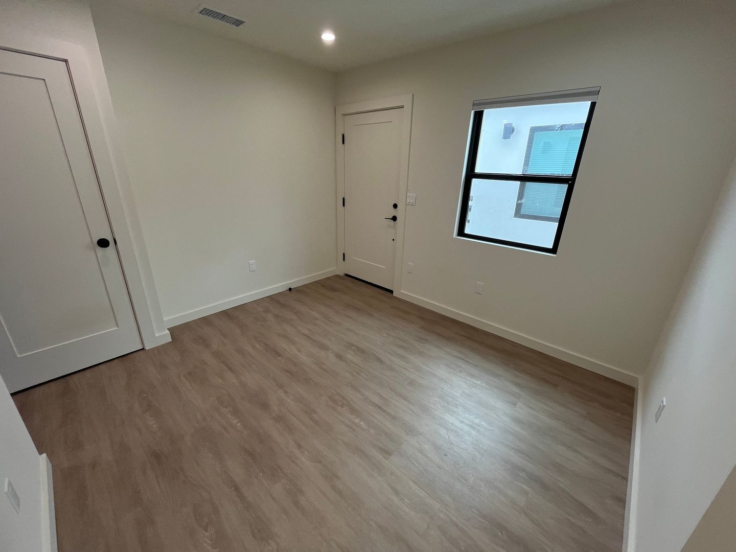 1059 Turquoise St - San Diego - California - 2 bed, 1 bath rental property