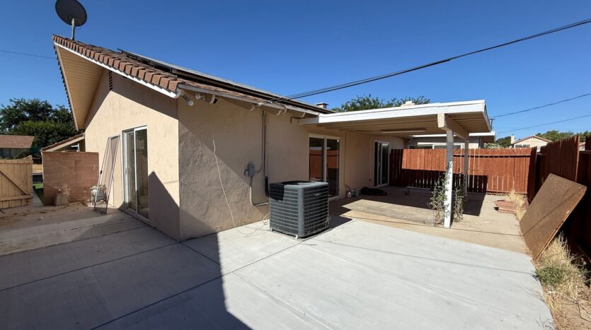 1105 E. Ave J4 - Lancaster - California - 3 bed, 2 bath rental property