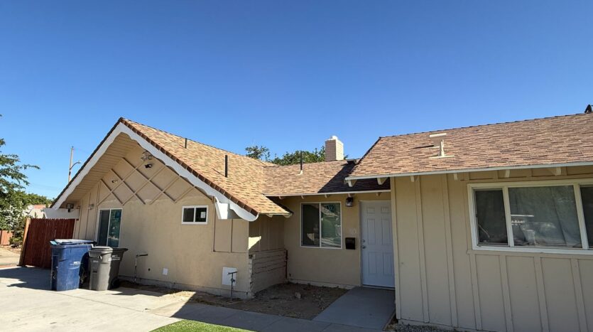 1105 E. Ave J4 - Lancaster - California - 3 bed, 1 bath rental property
