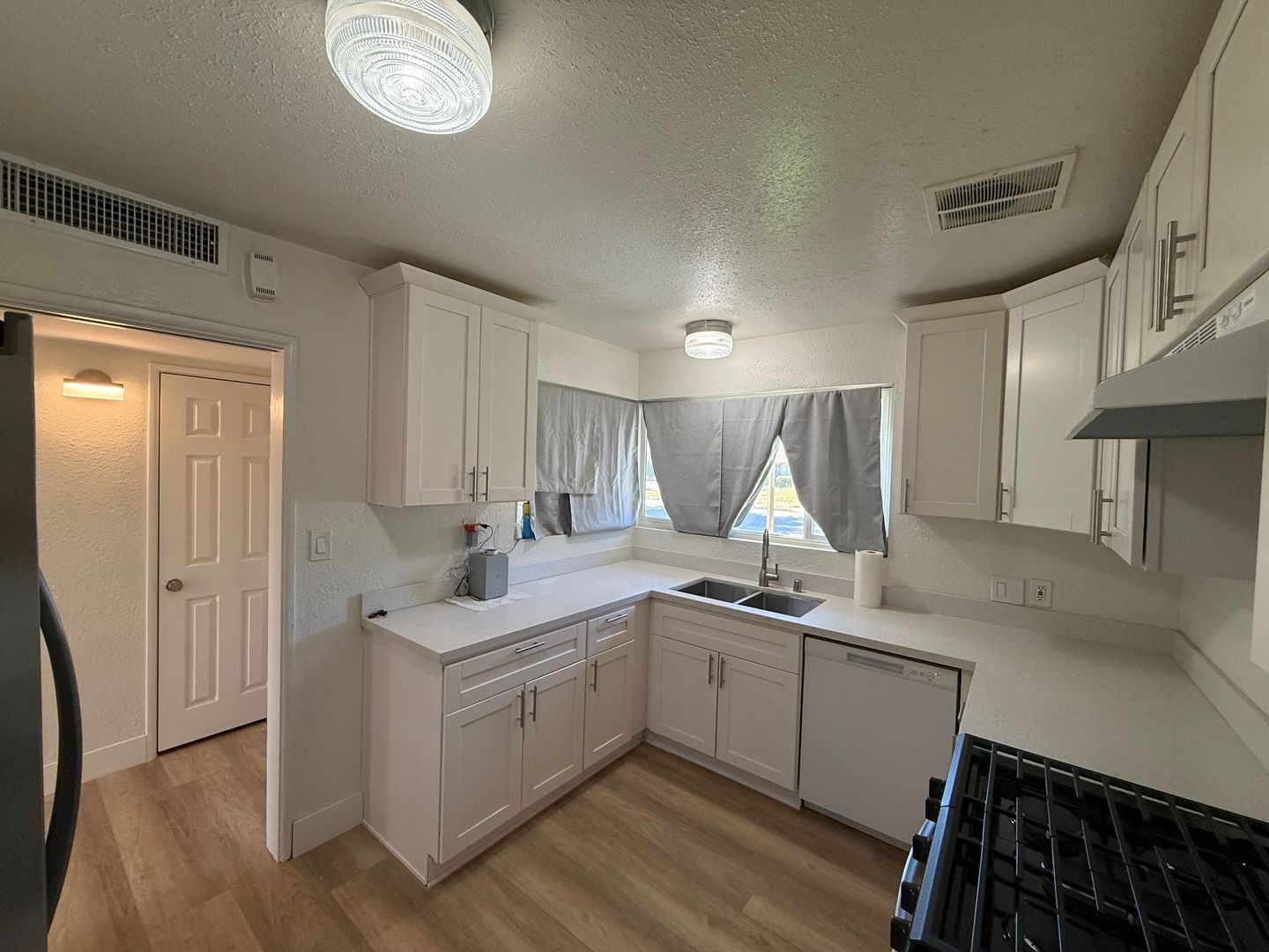 1105 E. Ave J4 - Lancaster - California - 3 bed, 2 bath rental property