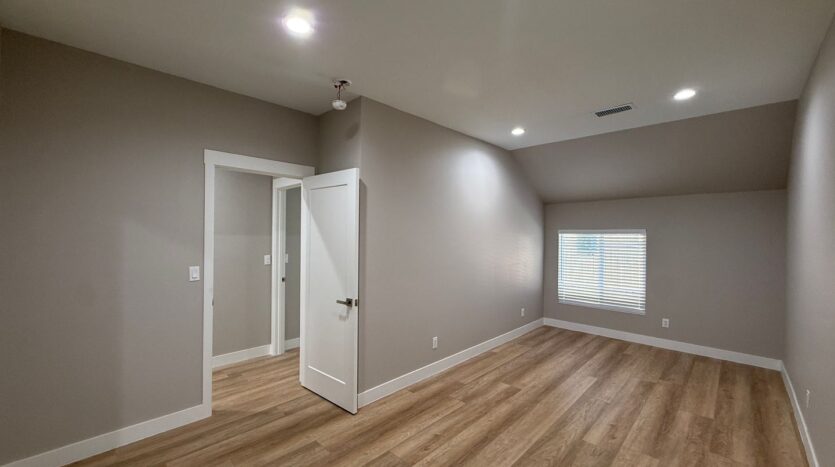 1105 E. Ave J4 - Lancaster - California - 3 bed, 1 bath rental property