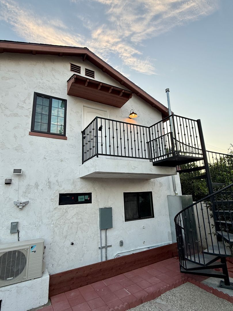 11325 Martha St. - Los Angeles - California - 1 bath rental property