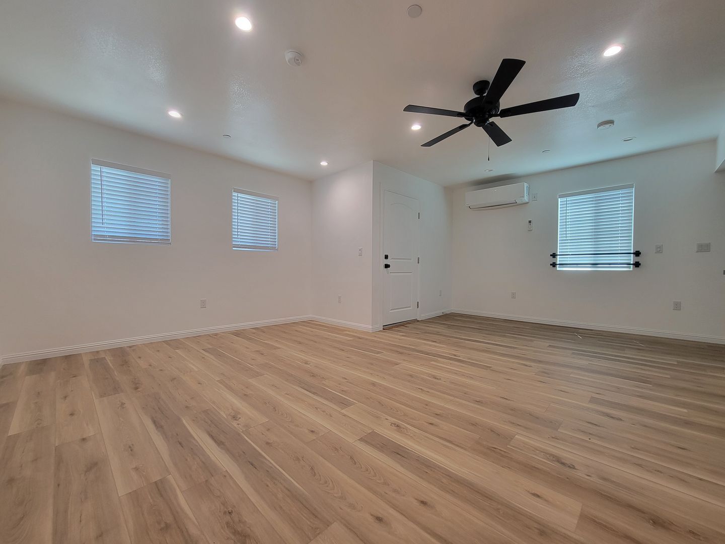 11325 Martha St. - Los Angeles - California - 1 bath rental property